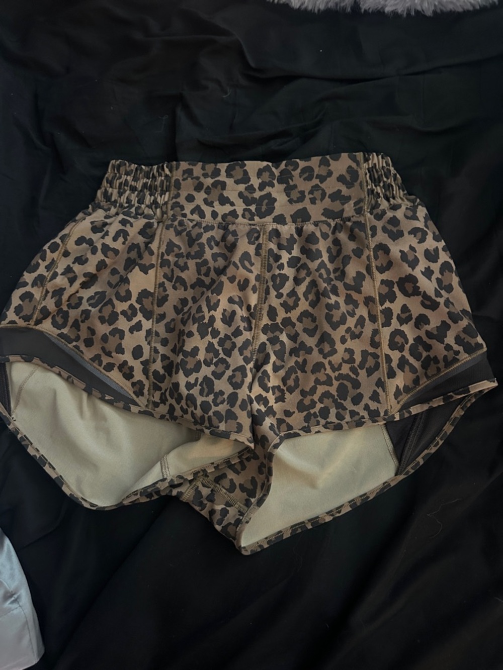 SOLD OUT LULULEMON LEOPARD PRINT SHORTS SIZE 4